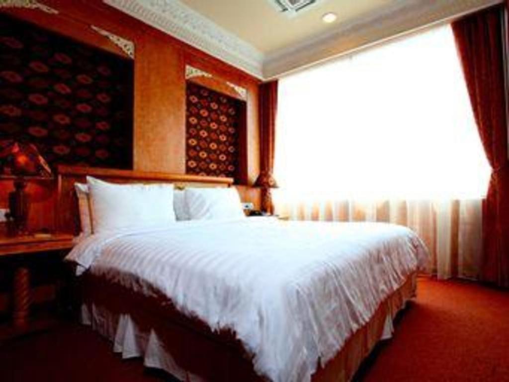 Amos Cozy Hotel Melawai Джакарта Экстерьер фото