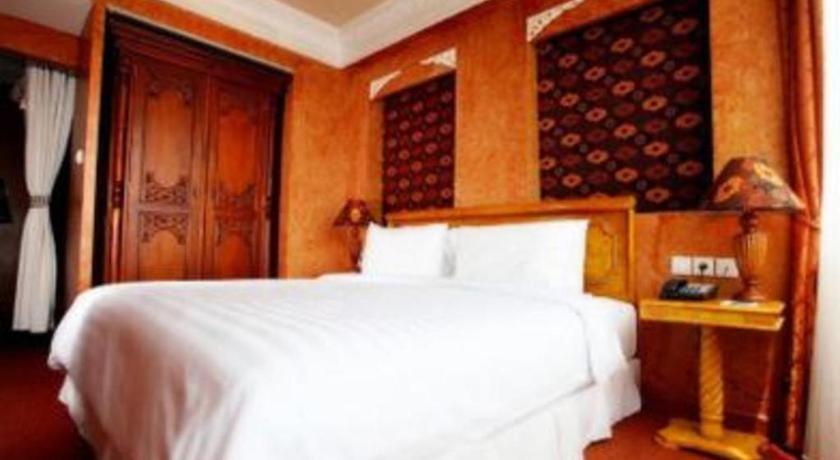 Amos Cozy Hotel Melawai Джакарта Экстерьер фото